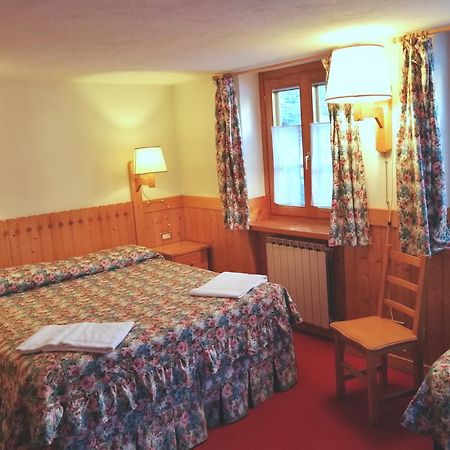 Hotel Locanda Grauson Cogne Exteriör bild