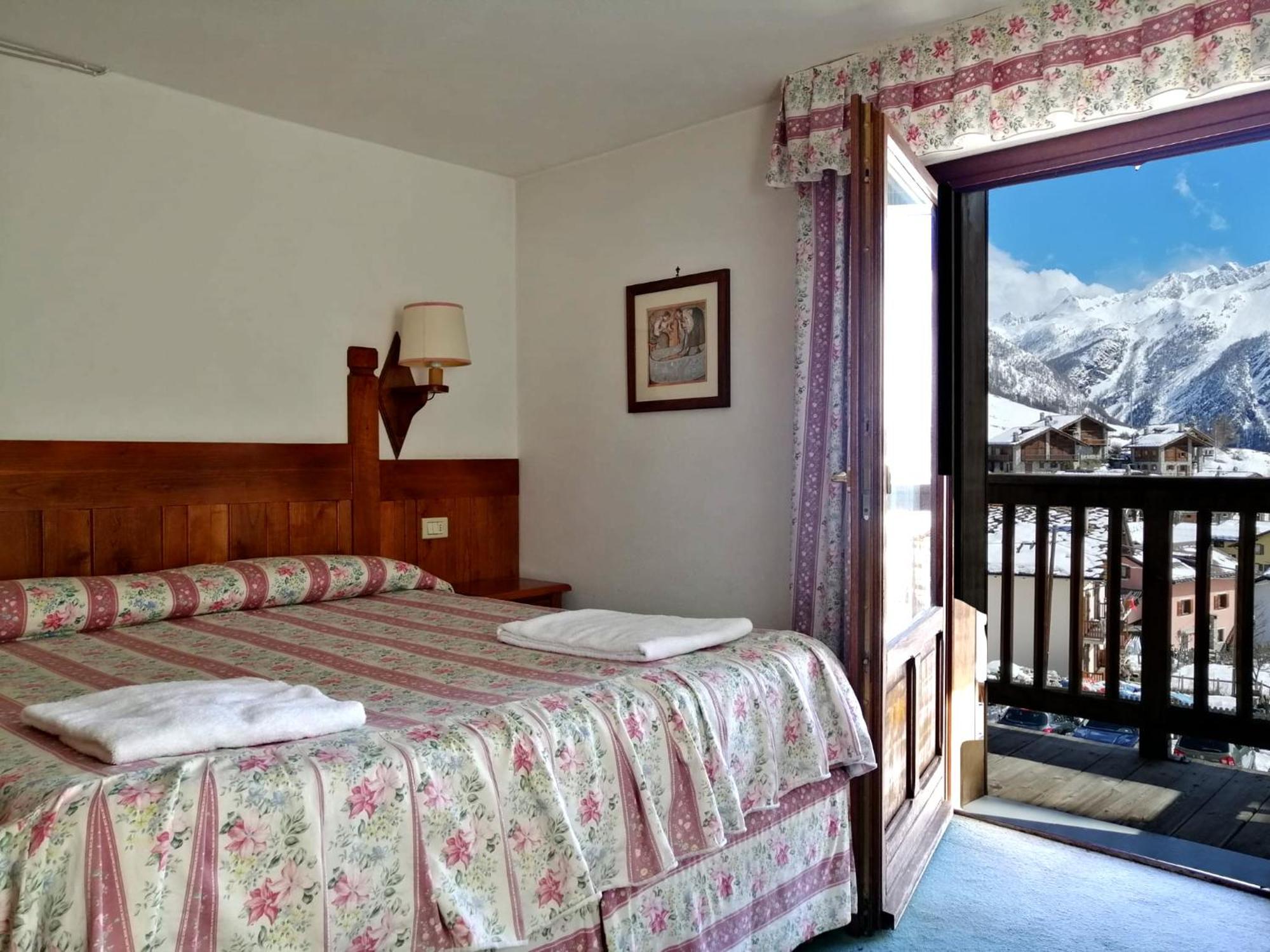 Hotel Locanda Grauson Cogne Exteriör bild