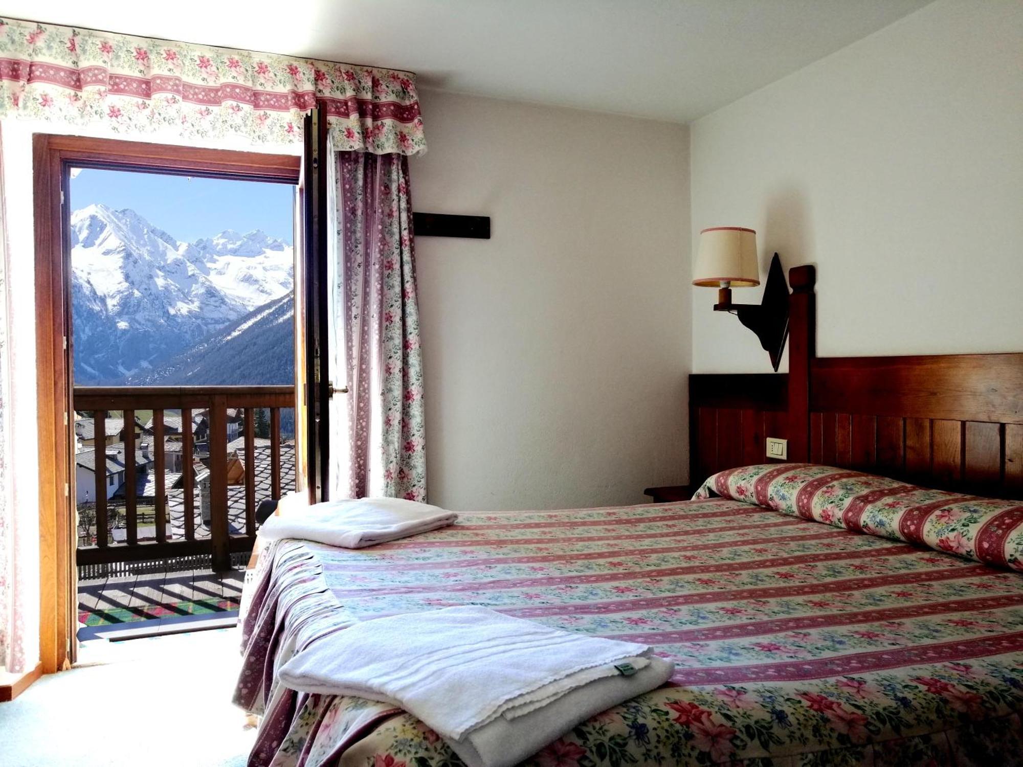 Hotel Locanda Grauson Cogne Exteriör bild