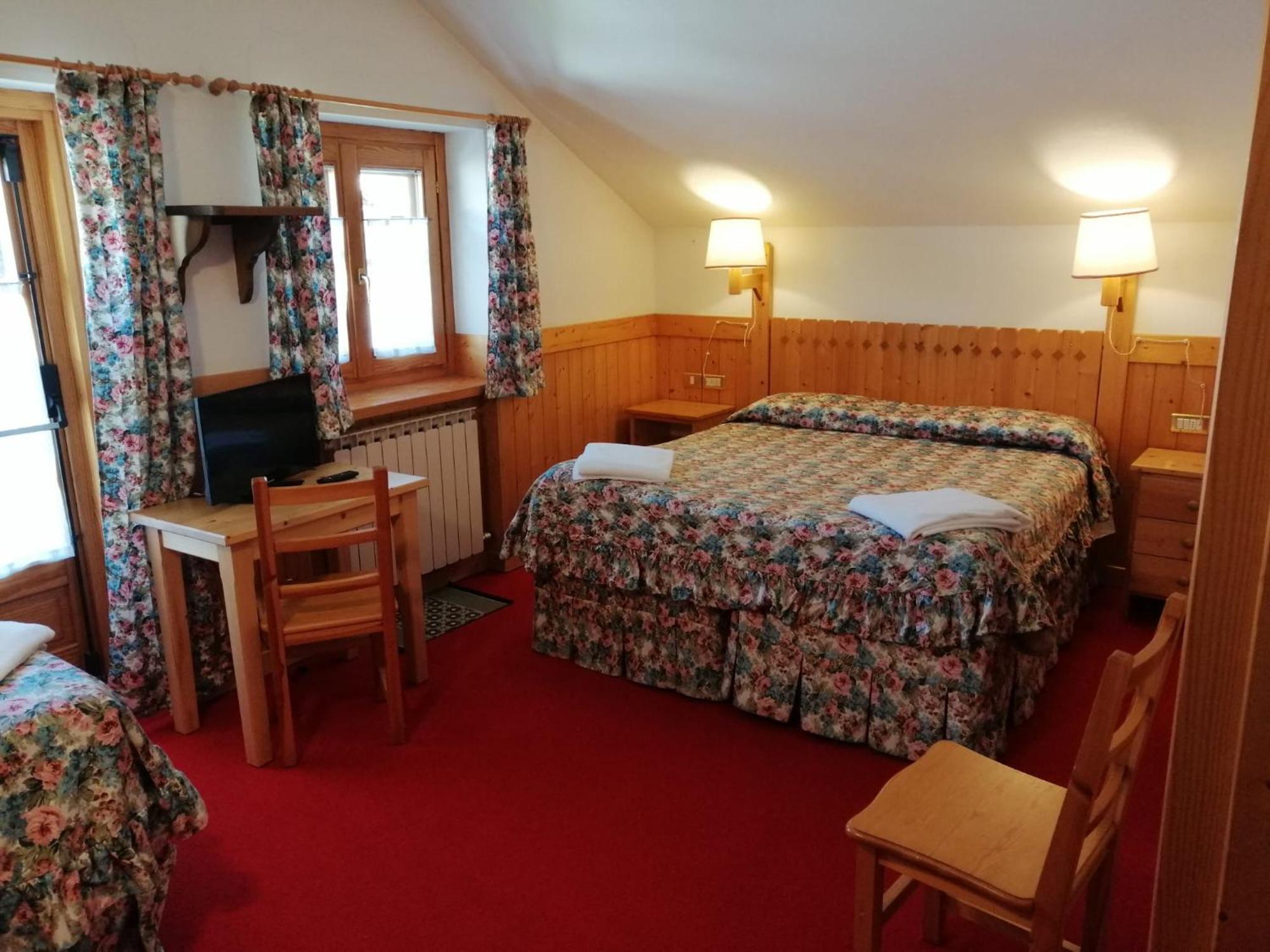 Hotel Locanda Grauson Cogne Exteriör bild