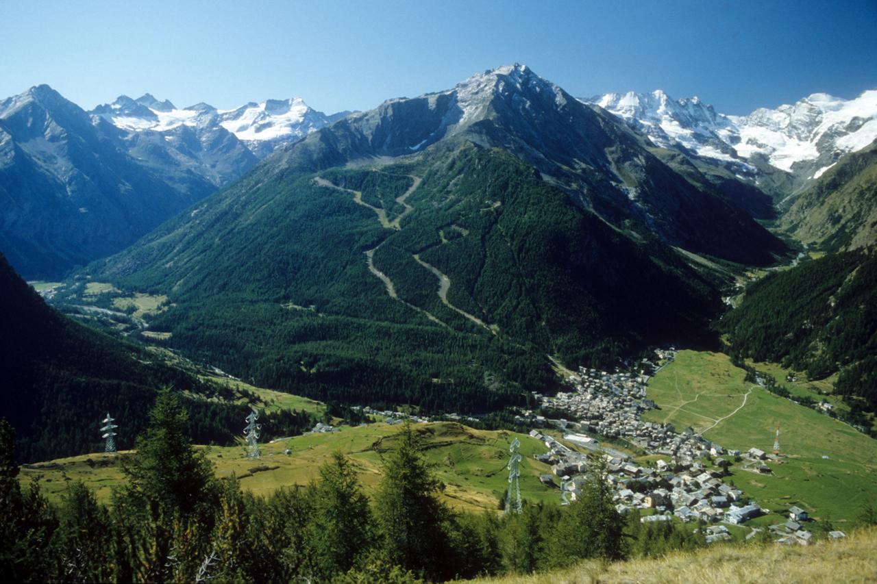 Hotel Locanda Grauson Cogne Exteriör bild