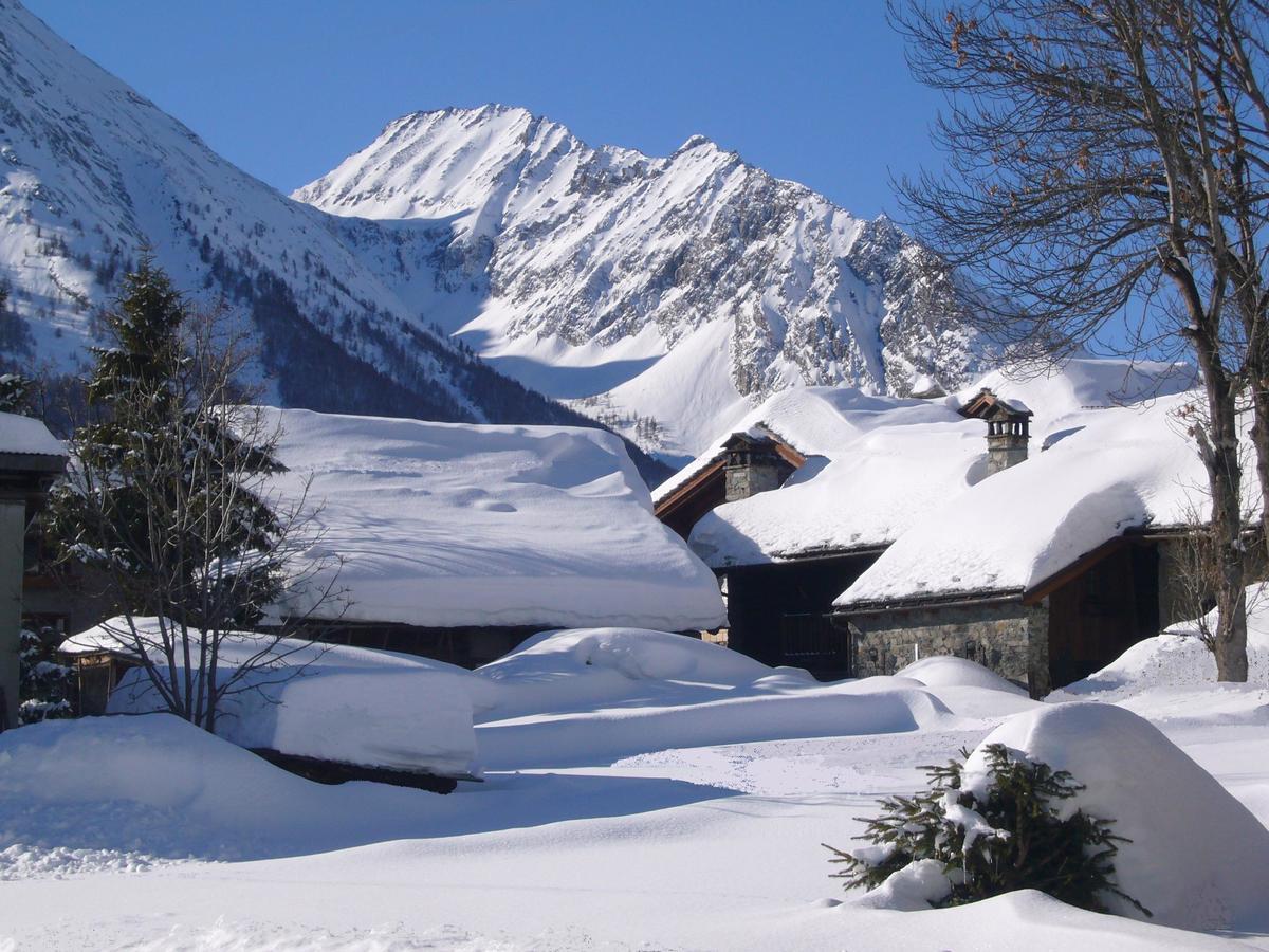 Hotel Locanda Grauson Cogne Exteriör bild