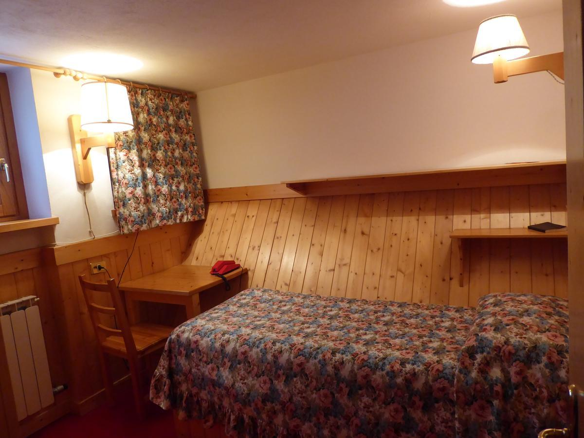 Hotel Locanda Grauson Cogne Exteriör bild